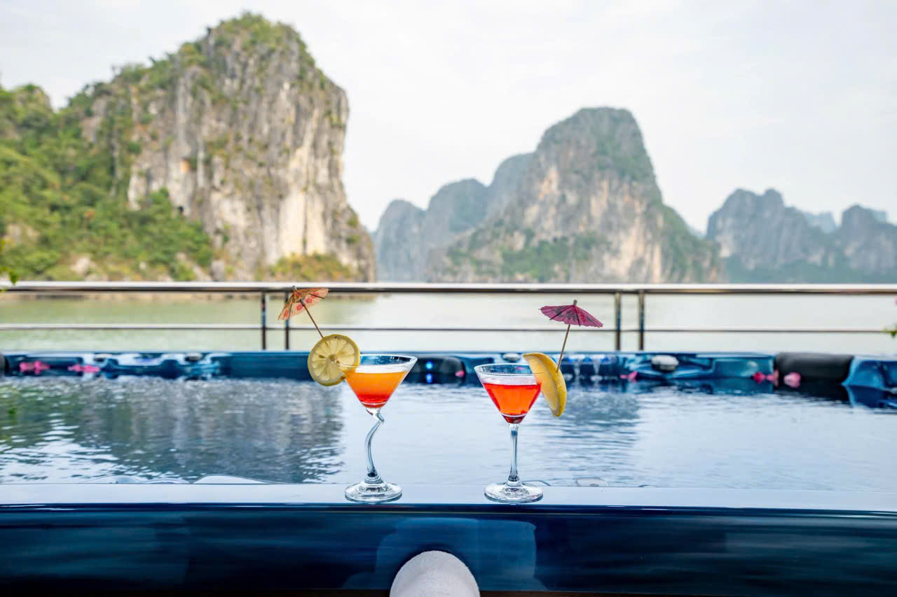Halong Excursion Luxury 1 Day Cruise